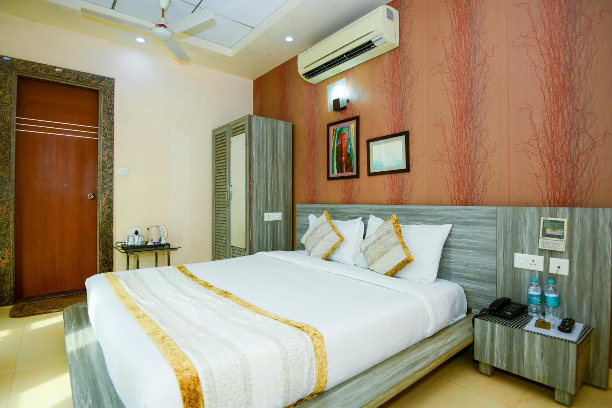 Hotel Lake View Grand Lucknow Exterior foto